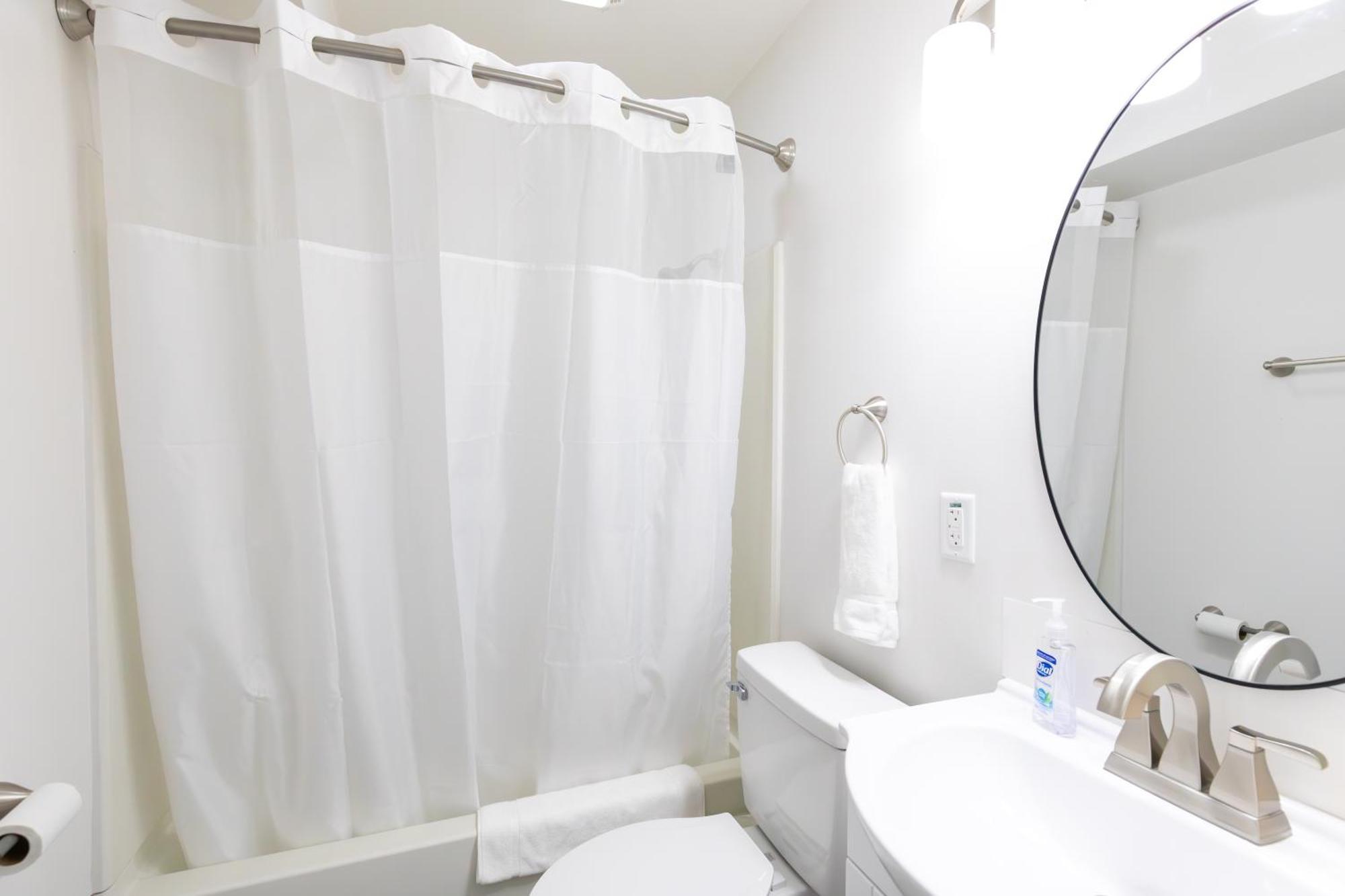 Anchor Bay Inn And Suites Sandusky megye Szoba fotó
